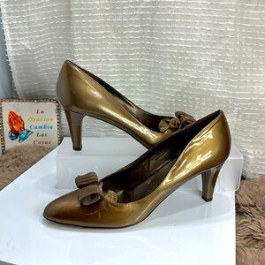 (W2) Prevata Italia patent leather heels, size 10B.